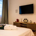 Lux Coresi شقة *